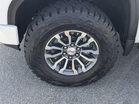 Used 2021 GMC Sierra 1500 AT4 w/ AT4 Premium Package AWD/4WD image 12