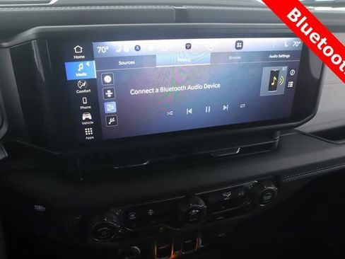 Used 2025 Jeep Wrangler Unlimited Sahara image 5