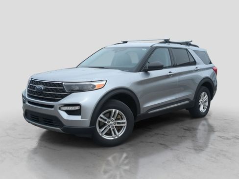 Used 2023 Ford Explorer XLT w/ Equipment Group 202A AWD/4WD image 1