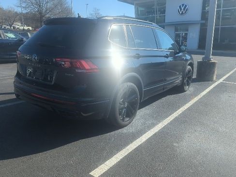Used 2024 Volkswagen Tiguan SE R-Line image 13