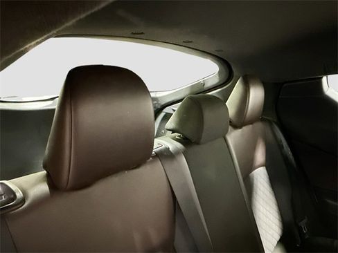 Used 2019 Toyota C-HR Limited image 23