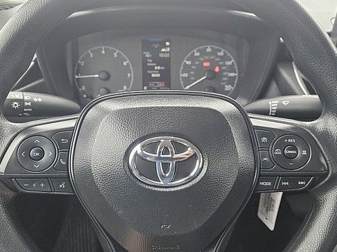 Used 2025 Toyota Corolla LE image 16