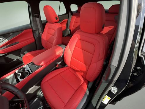 Used 2025 Chevrolet Blazer EV SS w/ Performance Package image 18