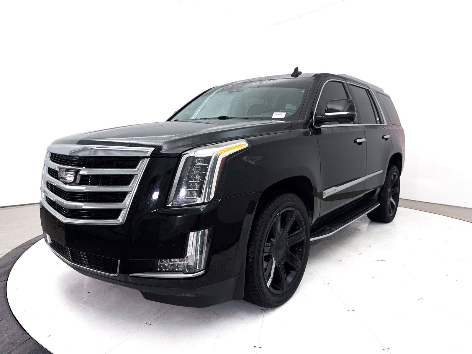 Used 2016 Cadillac Escalade Luxury RWD image 3
