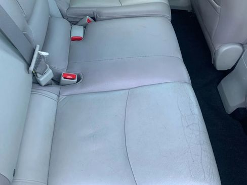 Used 2014 Toyota Prius V Five image 16