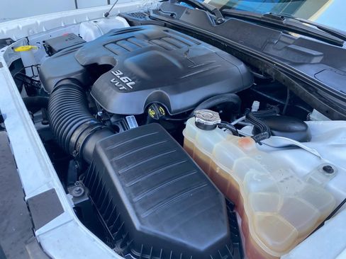 Used 2020 Dodge Challenger SXT RWD image 21