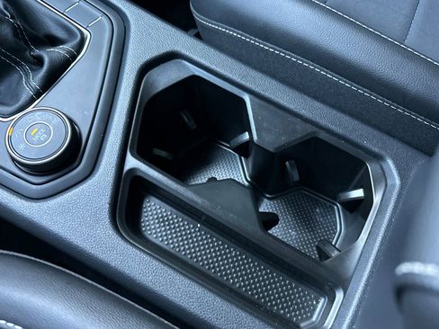 Used 2022 Volkswagen Taos SE image 29