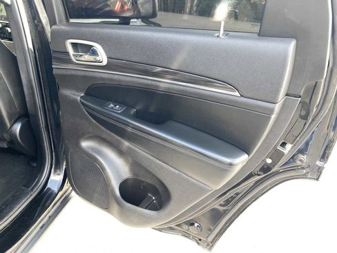 Used 2021 Jeep Grand Cherokee Limited w/ Luxury Group II image 40