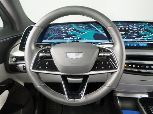 Used 2024 Cadillac Lyriq AWD Luxury image 18