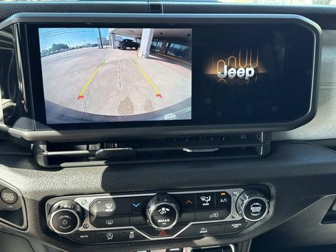 Used 2025 Jeep Wrangler Sport image 42