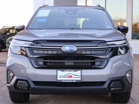 Used 2025 Subaru Forester Touring image 8