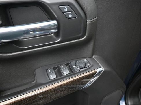 Used 2020 Chevrolet Silverado 1500 LT w/ Texas Edition image 13