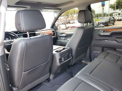 Used 2023 GMC Sierra 1500 Denali AWD/4WD image 10