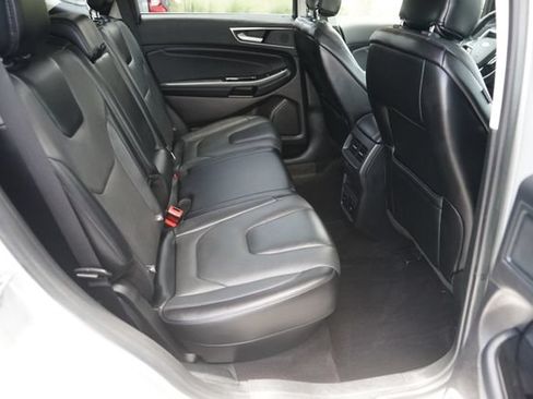 Used 2019 Ford Edge Titanium w/ Equipment Group 301A FWD image 16