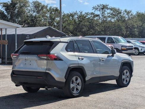 Used 2025 Toyota RAV4 XLE AWD/4WD image 5