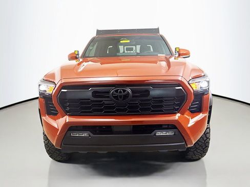Used 2025 Toyota Tacoma TRD Off-Road w/ TRD Off Road Upgrade Package AWD/4WD image 2