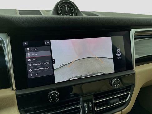 Certified 2026 Porsche Macan AWD/4WD image 17