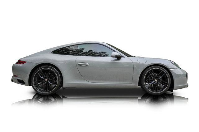 Used 2019 Porsche 911 Carrera RWD image 2