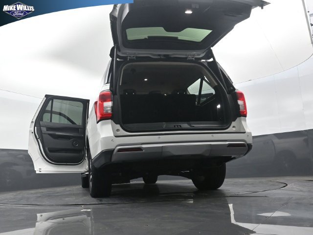 Certified 2023 Ford Expedition Max XLT RWD image 30