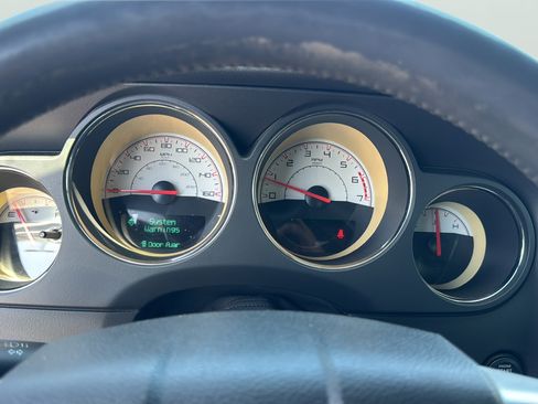 Used 2014 Dodge Challenger R/T Plus RWD image 29