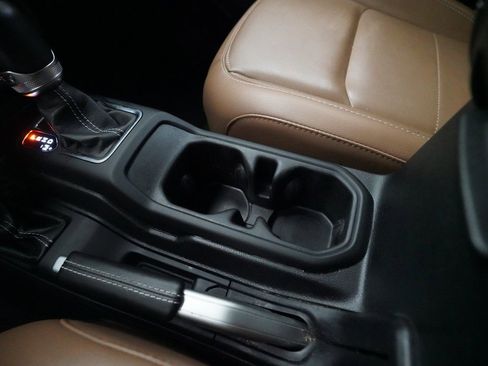 Used 2021 Jeep Wrangler Unlimited Sahara image 16