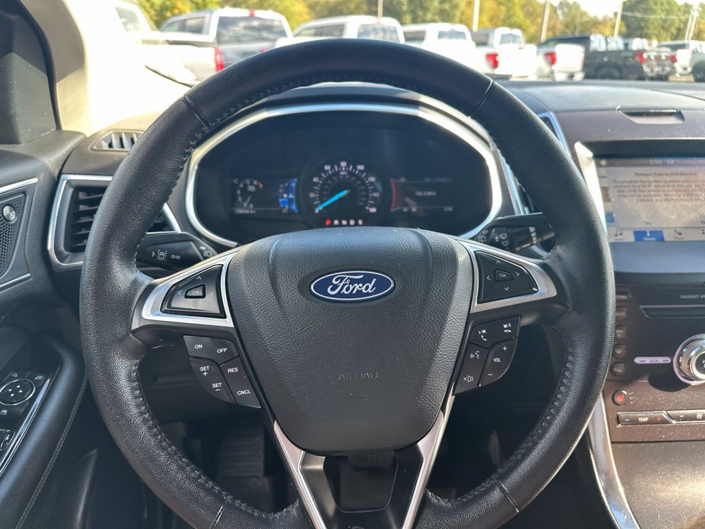 Used 2019 Ford Edge Titanium FWD image 18