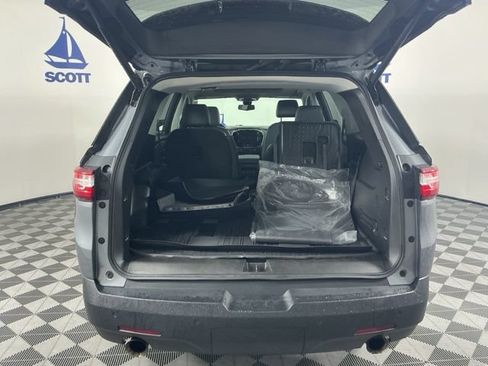 Used 2020 Chevrolet Traverse LT w/ LT Premium Package AWD/4WD image 23