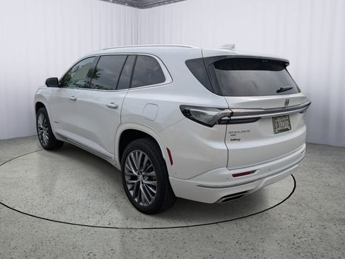 Certified 2025 Buick Enclave Avenir w/ Super Cruise Package AWD/4WD image 4