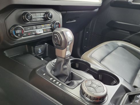 Certified 2025 Ford Bronco Outer Banks AWD/4WD image 26