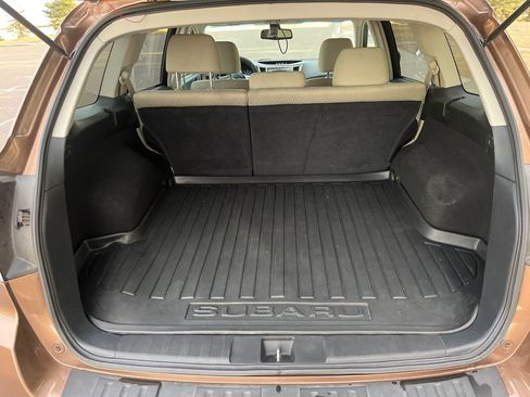 Used 2011 Subaru Outback 2.5i Premium w/ All-Weather Pkg image 16