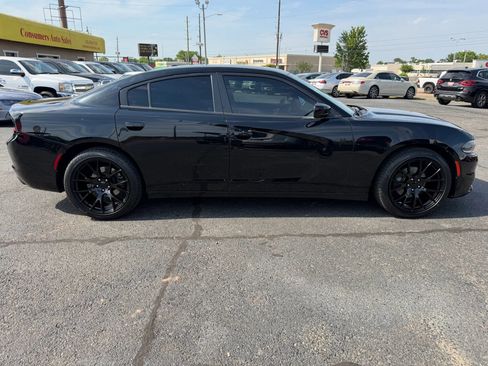 Used 2021 Dodge Charger SXT w/ Leather Interior Group RWD image 2