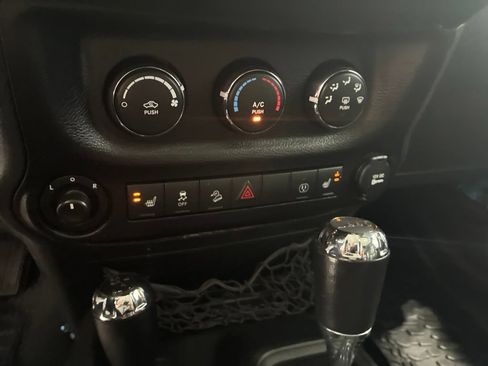 Used 2017 Jeep Wrangler Unlimited Sahara w/ Quick Order Package 24E Chief AWD/4WD image 21