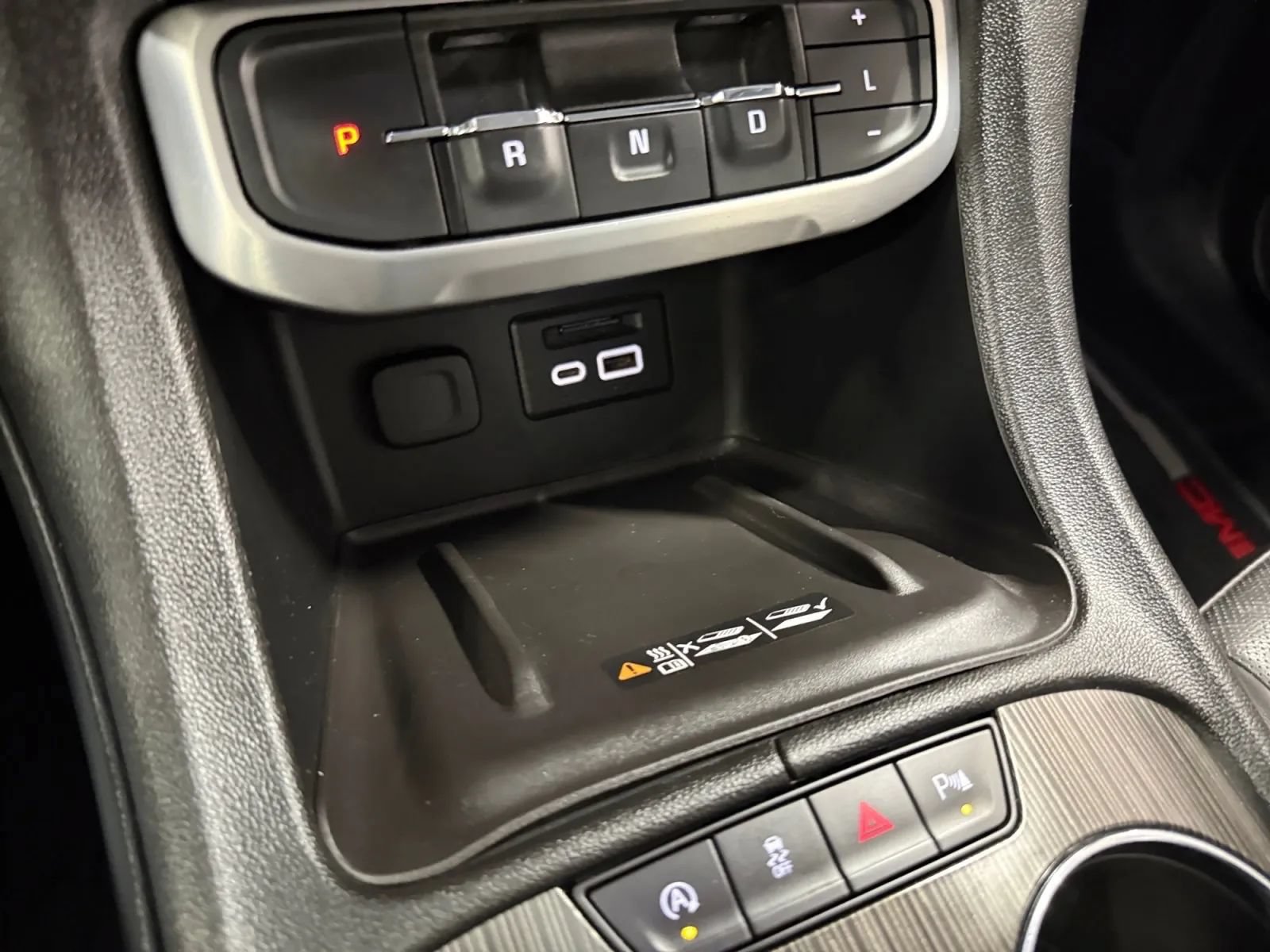 Used 2022 GMC Acadia SLT w/ Elevation Edition AWD/4WD image 26