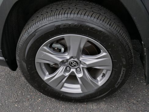 Used 2024 Toyota RAV4 XLE AWD/4WD image 15