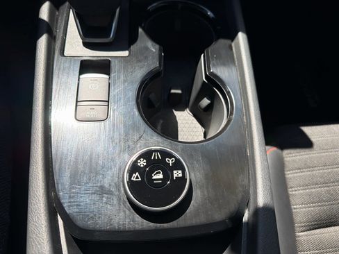 Used 2025 Nissan Rogue SV AWD/4WD image 23