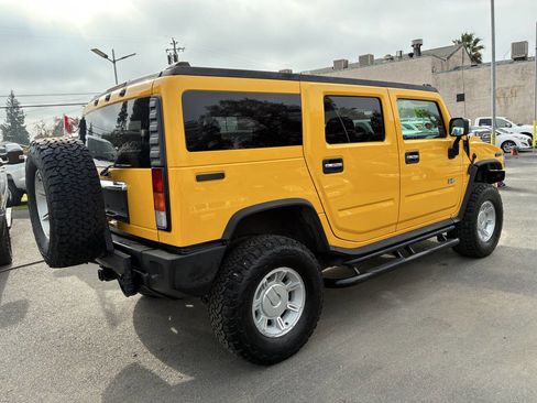 Used 2004 HUMMER H2 w/ Preferred Equipment Group image 2
