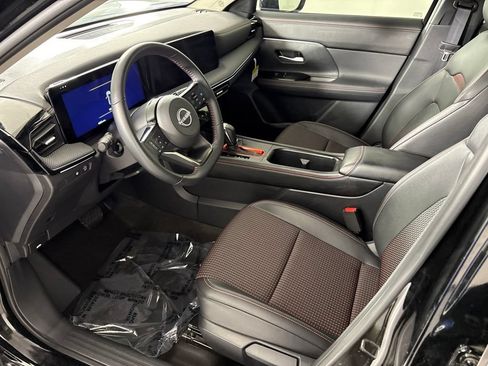Certified 2025 Nissan Kicks SR FWD image 26