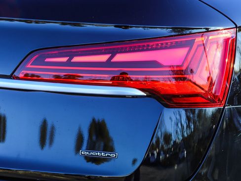 Certified 2023 Audi Q5 2.0T Premium w/ Convenience Package image 10