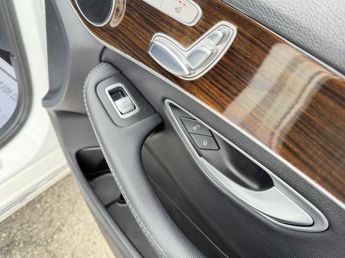 Used 2017 Mercedes-Benz C 300 C 300 4MATIC Sedan image 47