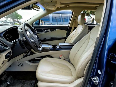 Used 2018 Lincoln MKX Select w/ Select Plus Package image 4