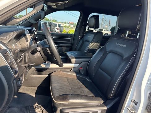 Used 2023 RAM 1500 Laramie AWD/4WD image 32