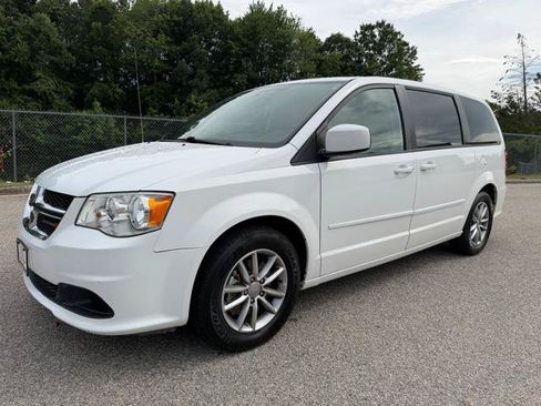 Used 2016 Dodge Grand Caravan SE FWD image 1
