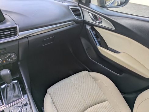 Used 2017 MAZDA MAZDA3 Sport w/ Preferred Equipment Package image 17