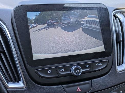 Used 2017 Chevrolet Malibu Premier w/ Premier Sun and Wheel Package FWD image 20
