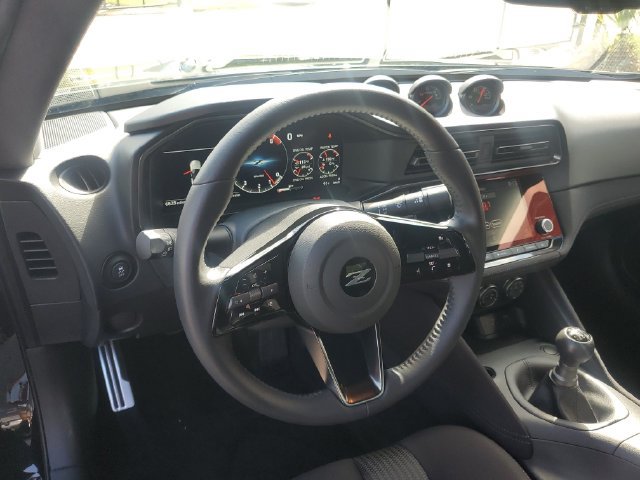 Certified 2025 Nissan Z Sport w/ Floor Mat Package RWD image 13