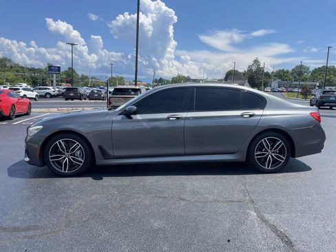 Used 2016 BMW 750i RWD image 3