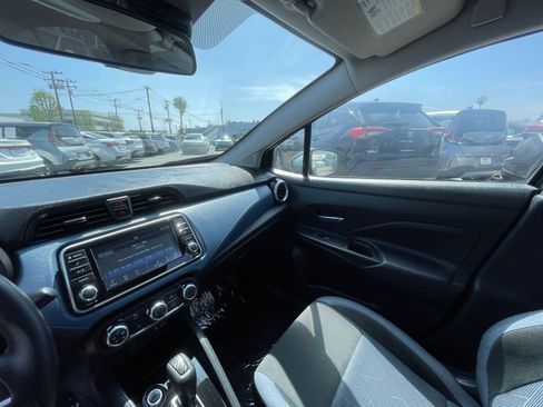 Used 2025 Nissan Versa SV image 35
