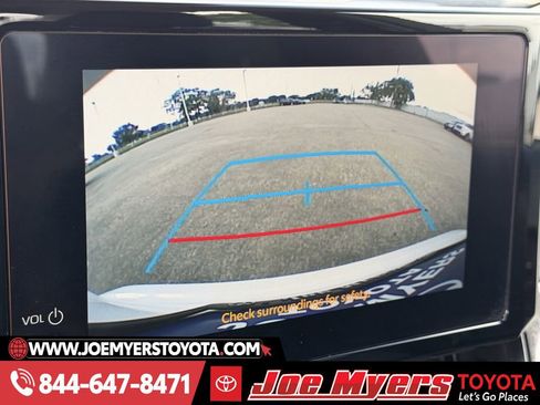 Used 2025 Toyota Corolla LE image 19