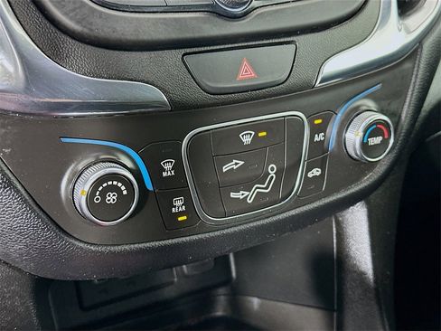 Used 2020 Chevrolet Equinox LT image 15