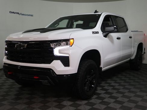 Used 2023 Chevrolet Silverado 1500 LT Trail Boss w/ Protection Package image 13